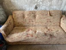 Продаю диван 