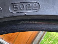235/40 R19