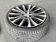 Шины с дисками комплект 