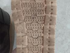 Продаю децкую  обувь