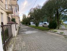 Трехкомнатная в центре Сухума 