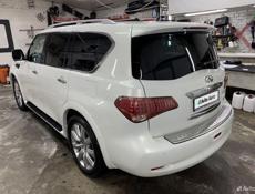 Infiniti QX56
