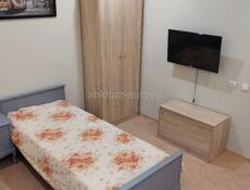 Центр Сухума.за сгоревшим Совмином сдам до конца мая