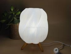 Настольная лампа