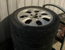 Диский с шинами 