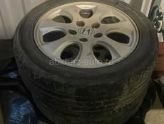 Диский с шинами 