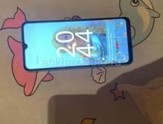 Телефон в хорошем состоянии коробка зарядник имеет связь только ватсап