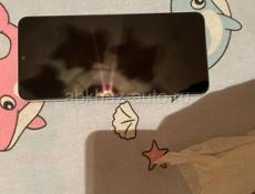 Телефон в хорошем состоянии коробка зарядник имеет связь только ватсап