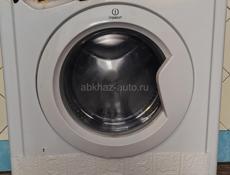 Машинка стиральная Indesit, модель WISL82, Самовывоз