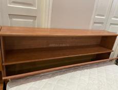 Кровать с матрасом и тумбой