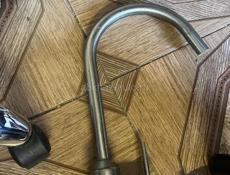 Раковина на кухню с сифоном,питьевым краном и смесителем