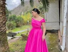 Продаю платья .. в идеальном состоянии