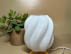 Настольная лампа