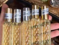 В наличии духи на масленой основе 