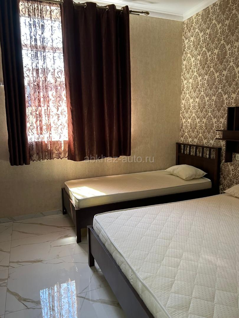 Сдается 2х комн квартира в центре Сухума. Рынок.