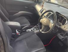 Mitsubishi Outlander XL