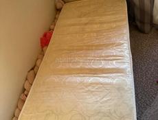 Продам кровать 1.5 