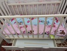 Продаю детскую кроватку в хорошем состоянии с ортопедическим матрасиком .7