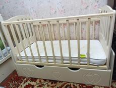 Продаю детскую кроватку в хорошем состоянии с ортопедическим матрасиком .7