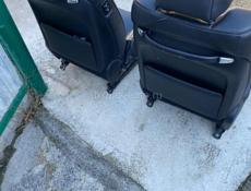 Два передних сиденья атлет 