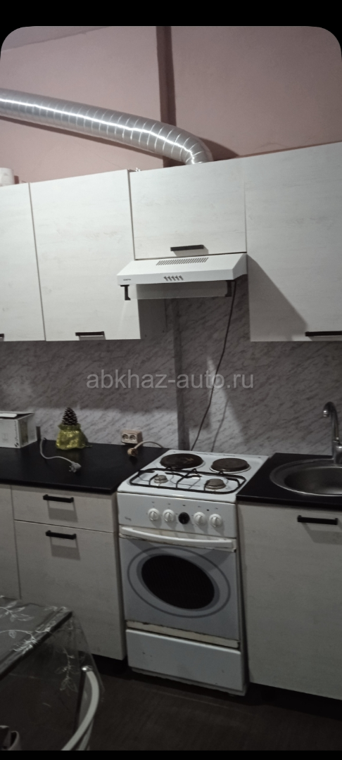 Сдам Россиянам  на долгий срок и от 5 -10 суток  однокомнатную просторную квартиру на новом районе. .  0