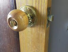 Дверь из массива 200х60 с замком и петлями