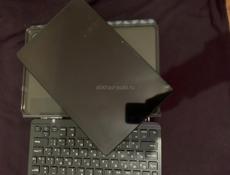 Практически новый толком не пользовались. Чехол, зарядка, мышь клавиатура ручка коробка все в комплекте…Ватсап +79407339935