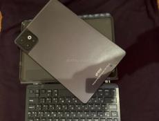 Практически новый толком не пользовались. Чехол, зарядка, мышь клавиатура ручка коробка все в комплекте…Ватсап +79407339935