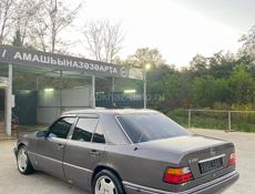 Mercedes-Benz 124