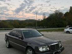 Mercedes-Benz 124