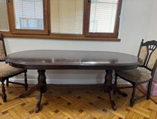 Деревянный стол и комплект деревянных стульев