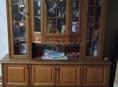 Продам сервант срочно 