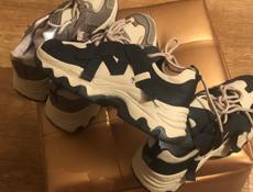 Продаётся новые 36 размер 