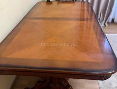 Стол и стулья 