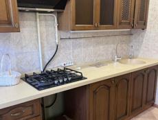 Кухонный гарнитур слитный искусственный камень