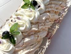 Рулет меренговый