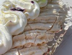 Рулет меренговый