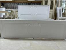 Кровать с матрасом