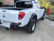 Mitsubishi L 200