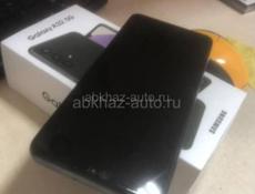 Samsung galaxy a32 , телефон практически новый взял неделю назад , за 25000, треснул экарн , на работу никак не влияет, трещины не значительные, по корпусу все идеально, любые проверки, телефон за такую цену подарок.128 память.ватсап +79407339935