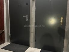 Сухум улица Аргун дом 12 на против школы номер 15 внизу дома Амра банк рядом Абырлыш Универсам это выезд с нового района!!! Этаж 4 подъезд 1 квартира 2 х комнатная большая! Срочна