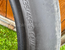235/40 R19