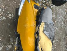 Скутер на ходу, разгоняется до 85 километров в час, 35 тысяч 