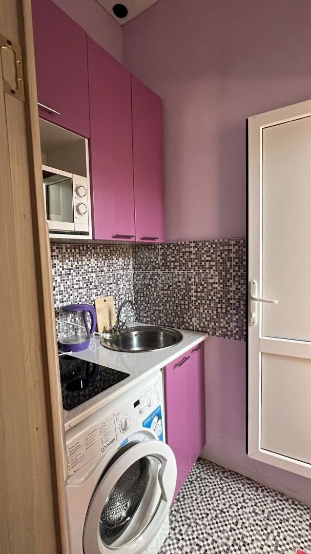 Сдается 1 комнатная квартира в центре Сухума. Рынок 