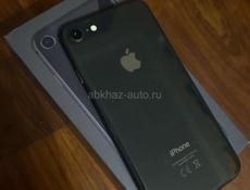 Продам телефон айфон 8