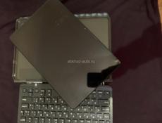 новый толком не пользовались. Чехол, зарядка, мышь клавиатура ручка коробка все в комплекте…Ватсап +79407339935