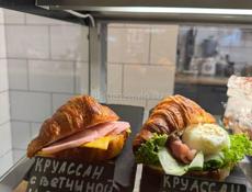 Повар в кафе в центре города