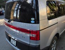 Mitsubishi Outlander XL