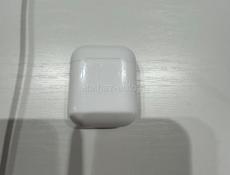 Продам airpods 2 оригинал в идеальном состоянии как новые играют очень хорошо зарядка 