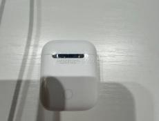 Продам airpods 2 оригинал в идеальном состоянии как новые играют очень хорошо зарядка 